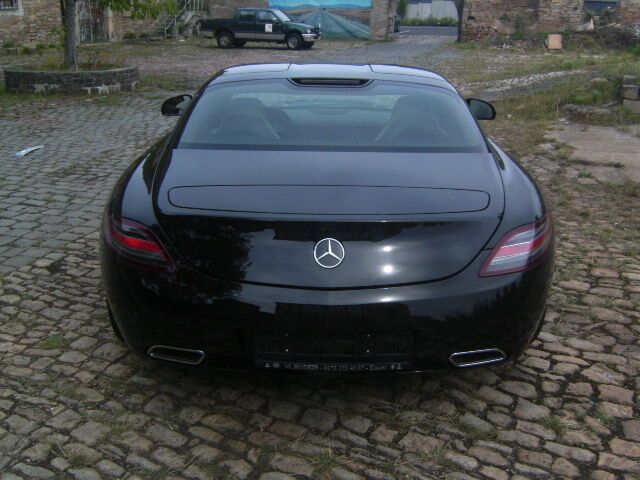 Mercedes-Benz SLS AMG