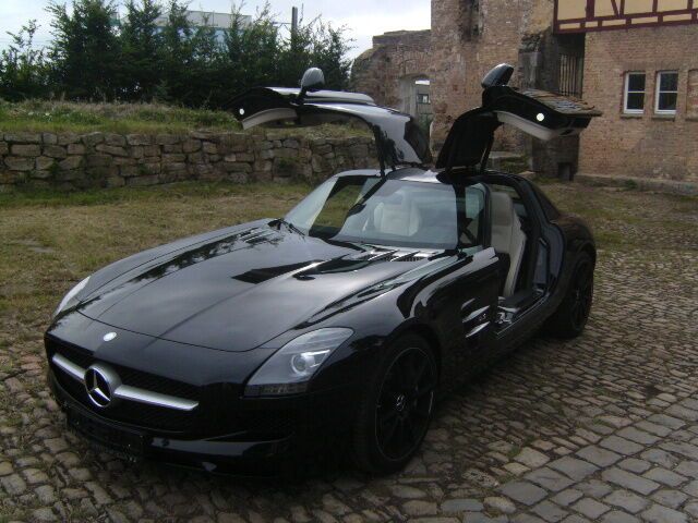 Mercedes-Benz SLS AMG