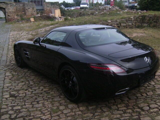 Mercedes-Benz SLS AMG