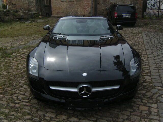 Mercedes-Benz SLS AMG