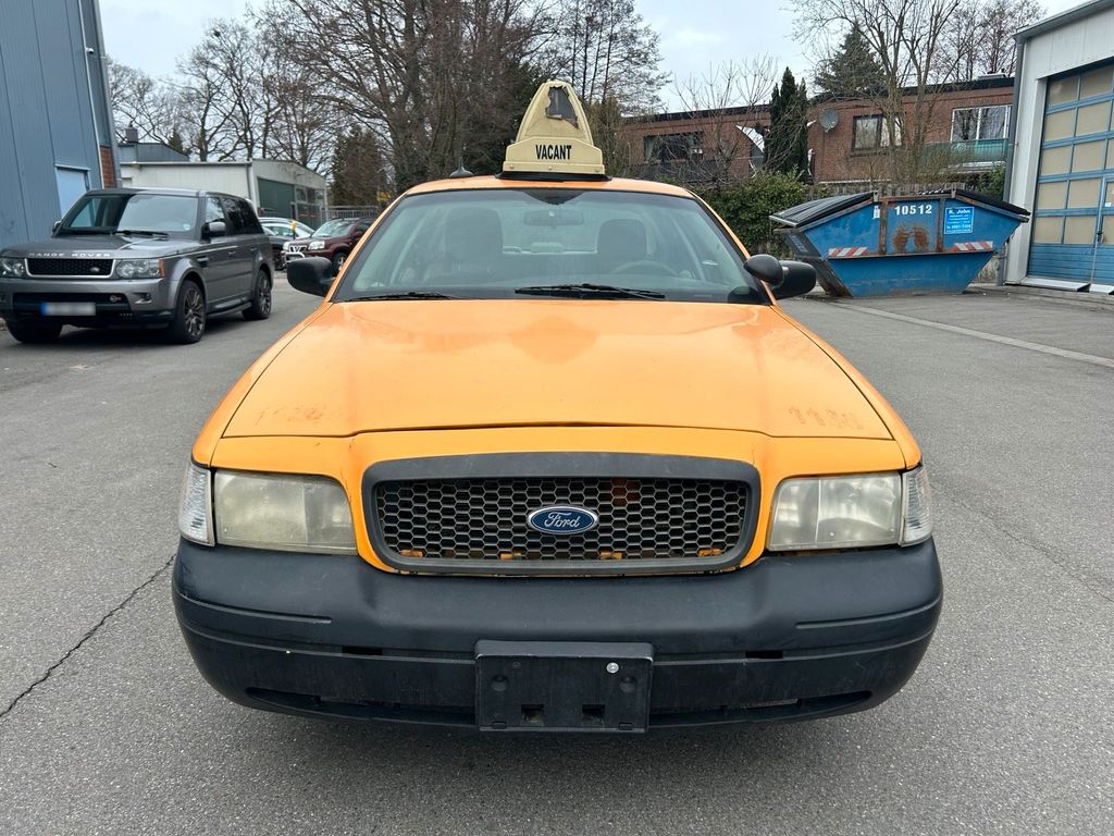 Ford Crown