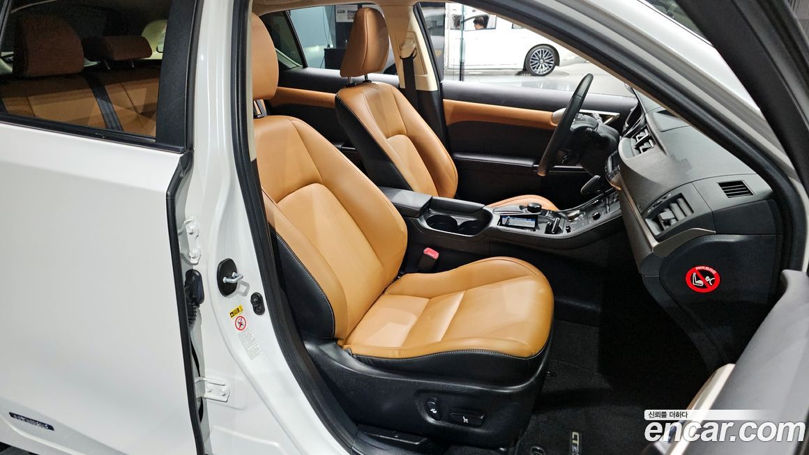 Lexus CT200h