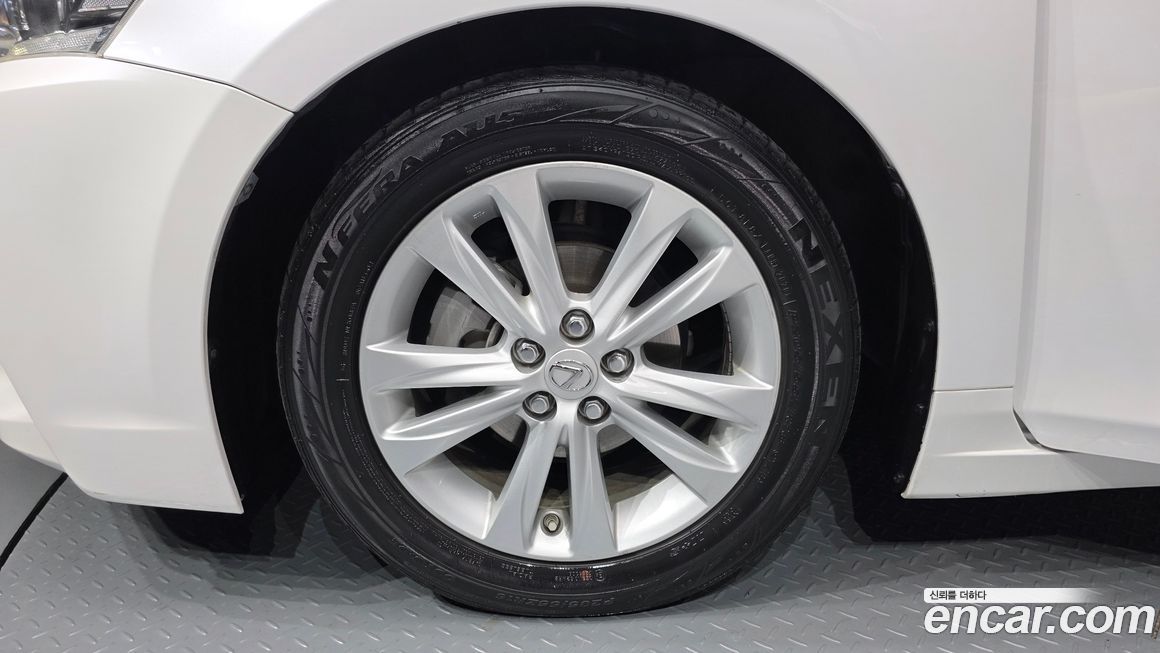 Lexus CT200h