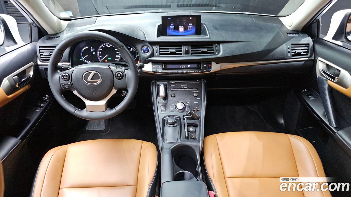 Lexus CT200h