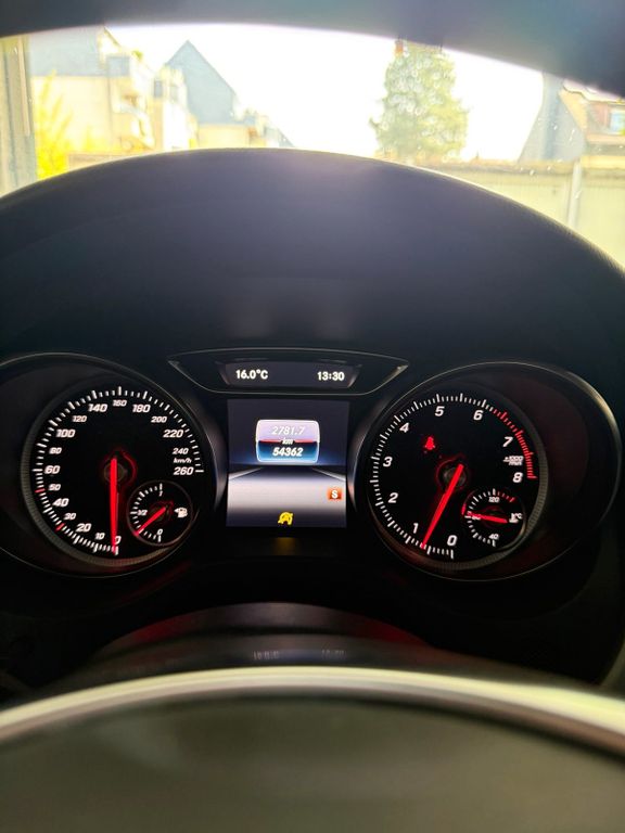 Mercedes-Benz CLA 180
