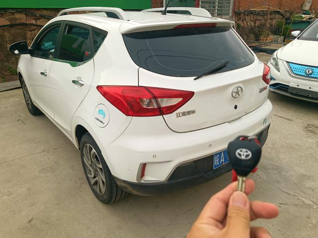 JAC Group Refine S2