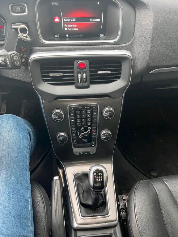 Volvo V40
