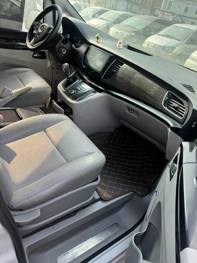 JAC Group Refine M5