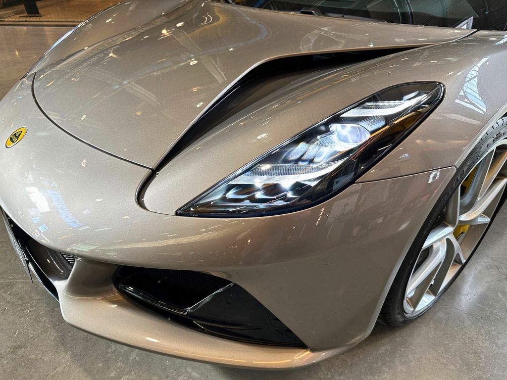 Lotus Emira
