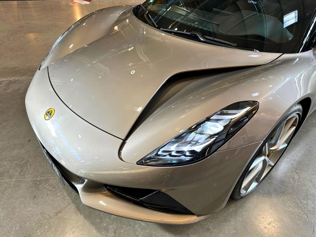 Lotus Emira