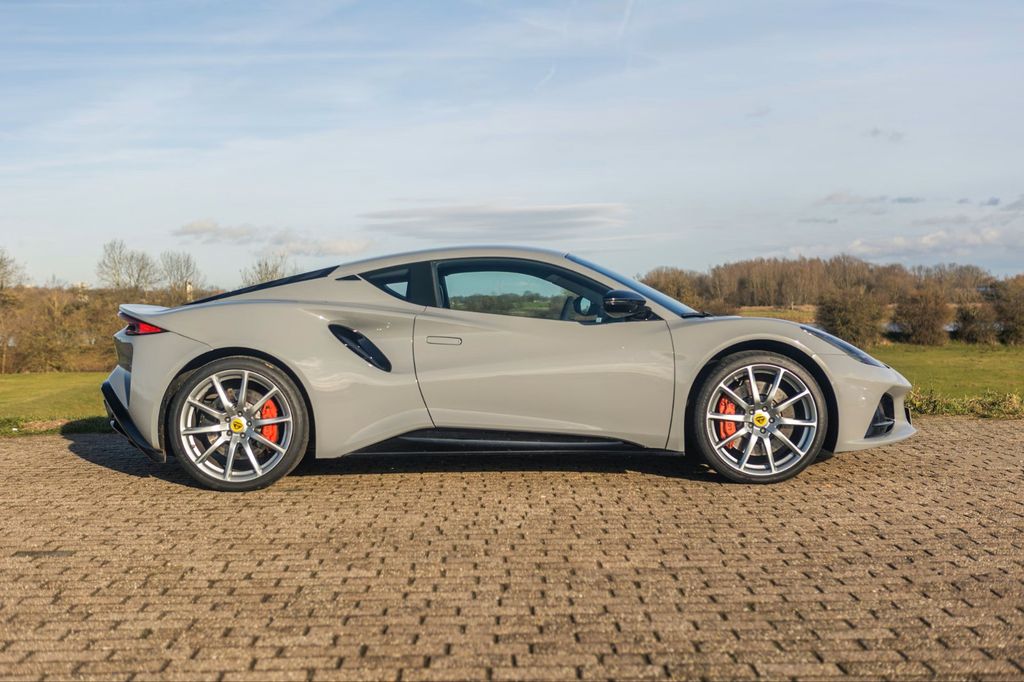 Lotus Emira