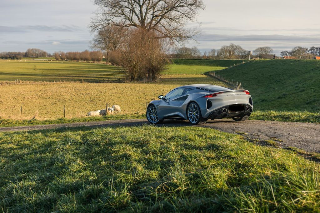 Lotus Emira