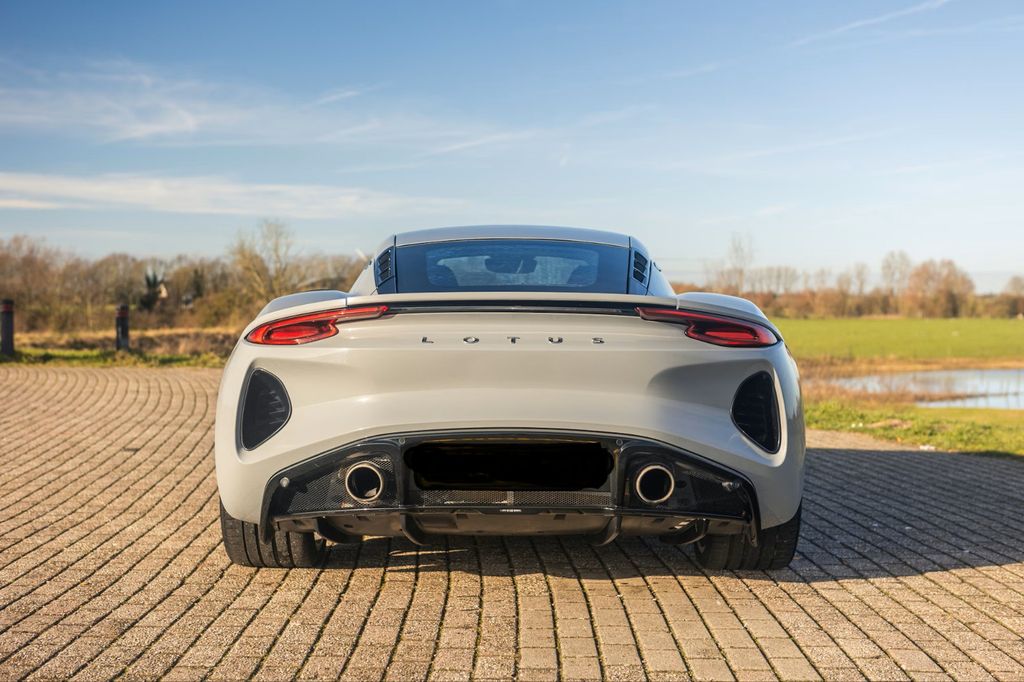 Lotus Emira