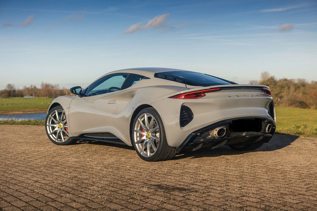 Lotus Emira