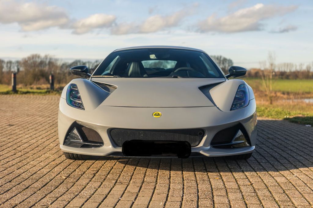 Lotus Emira