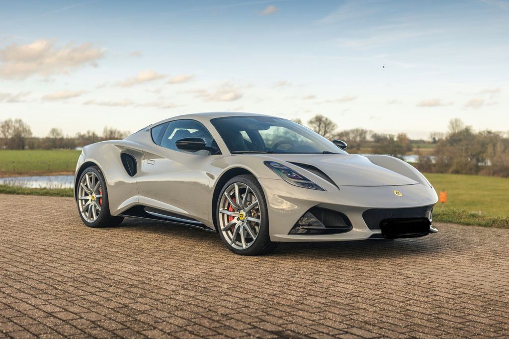 Lotus Emira