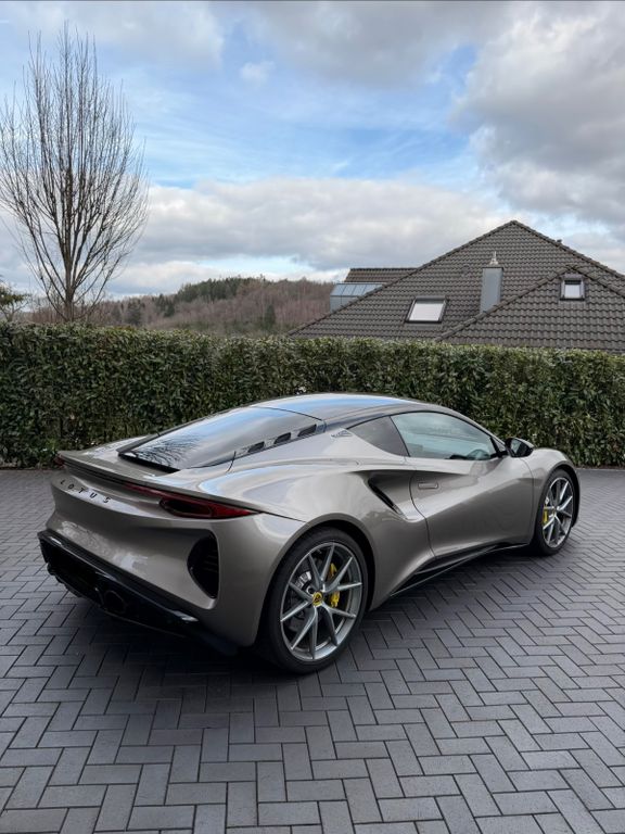Lotus Emira