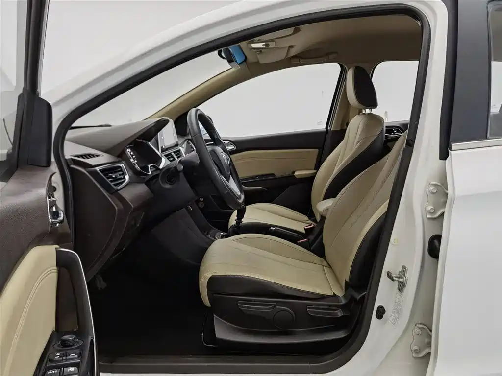 Baojun 310W