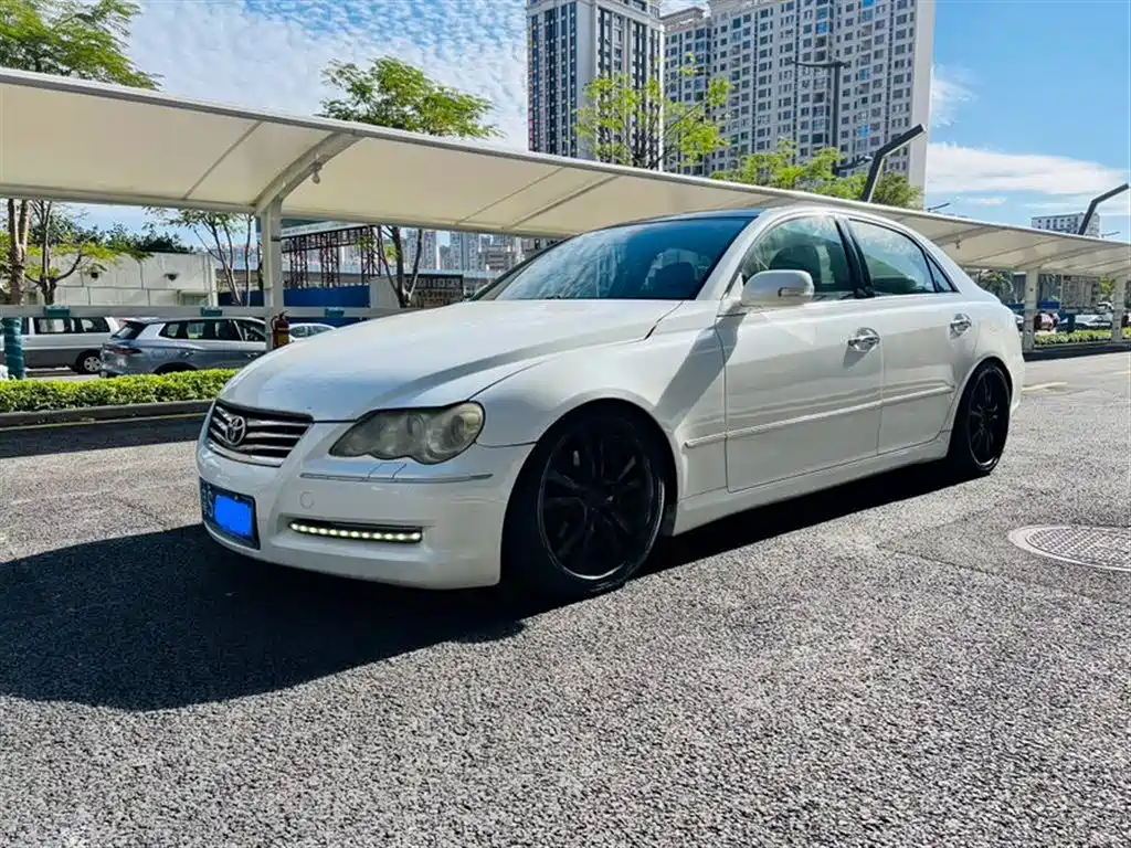 Toyota Reiz