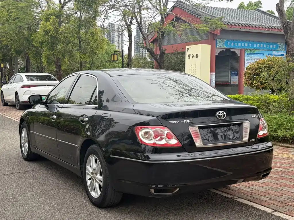 Toyota Reiz