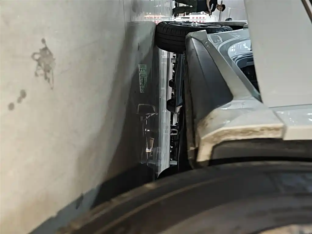 Baojun E200