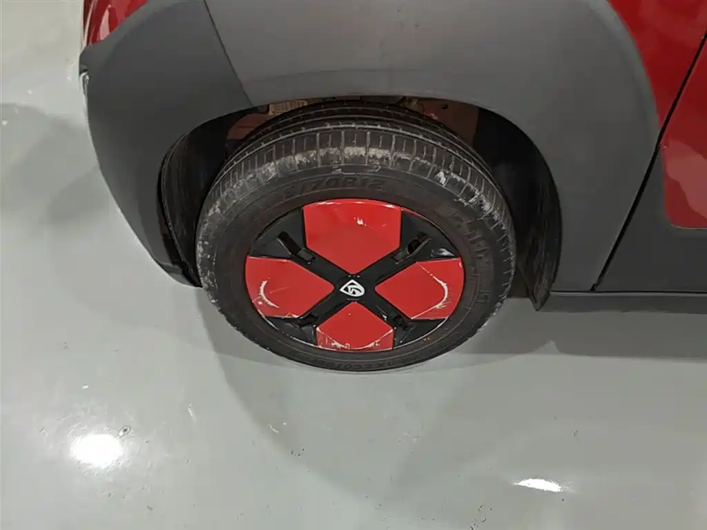 Baojun E100