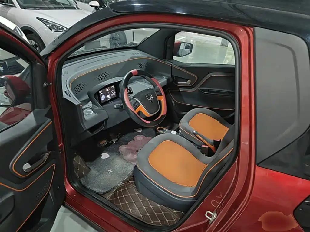 Baojun E100