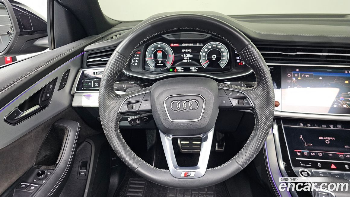 Audi Q8