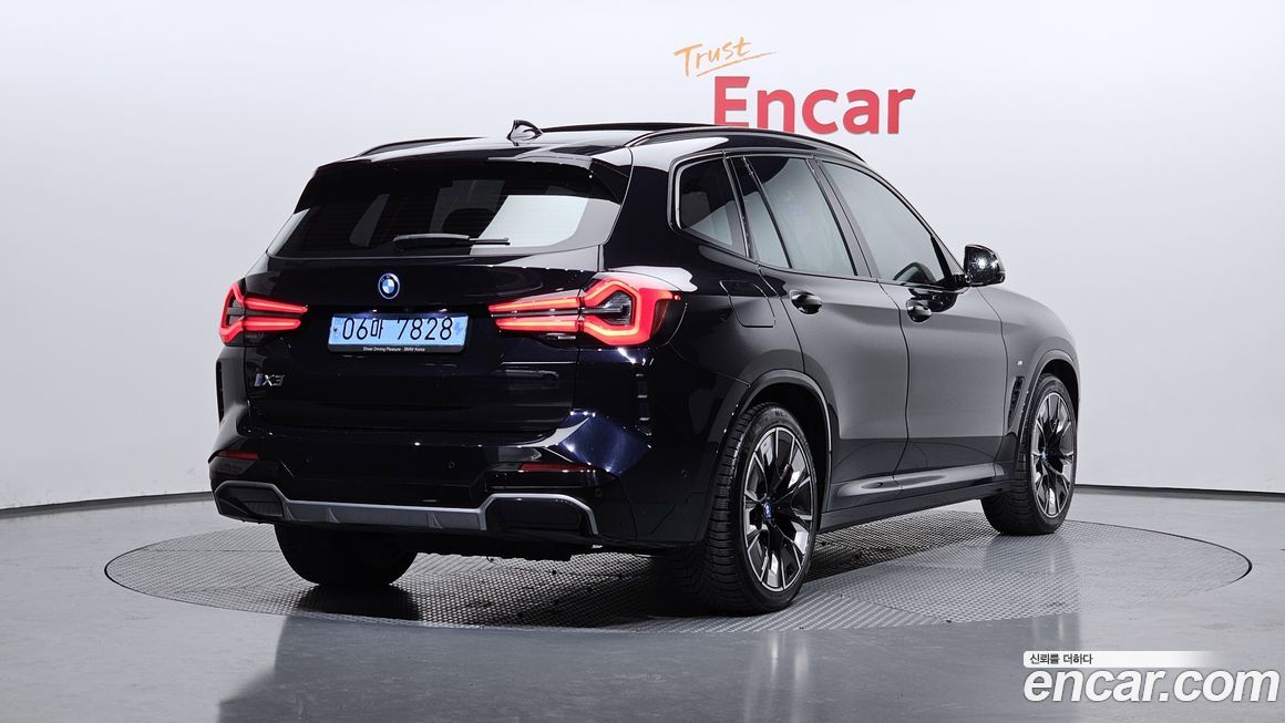 BMW iX3