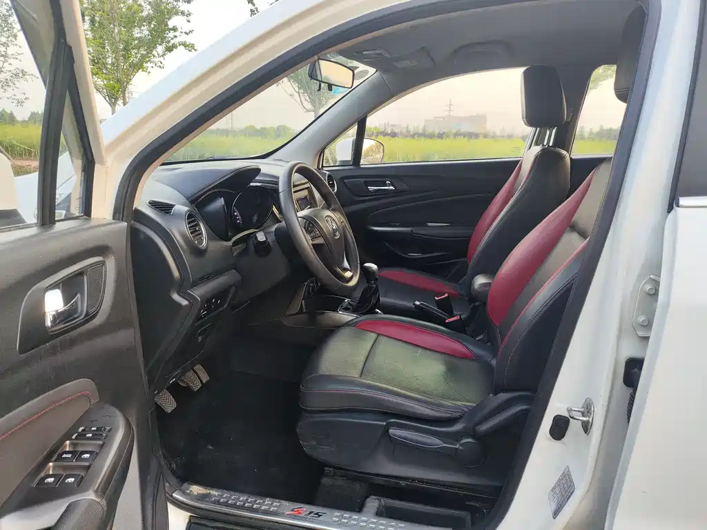 Changan CS15
