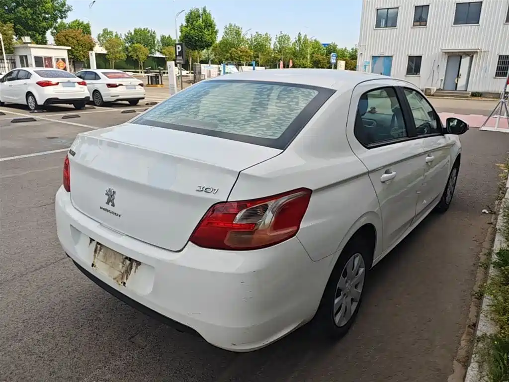 Peugeot 301