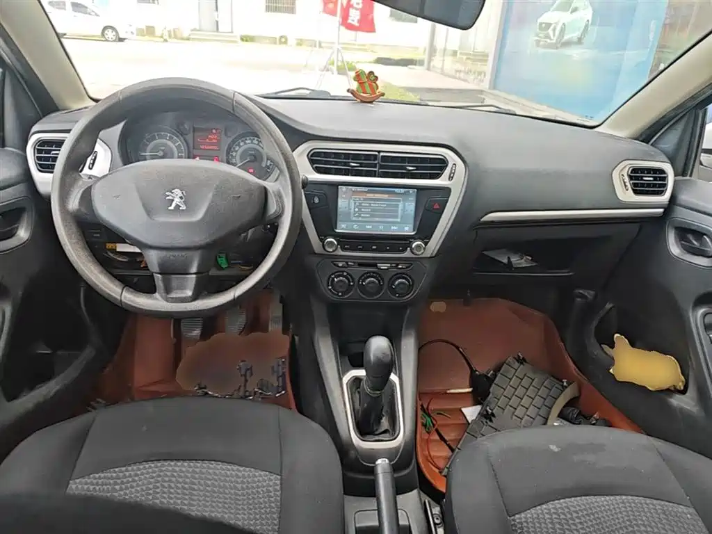 Peugeot 301