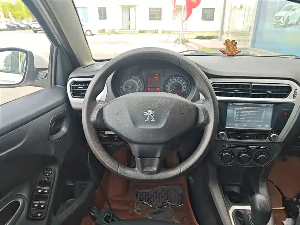 Peugeot 301