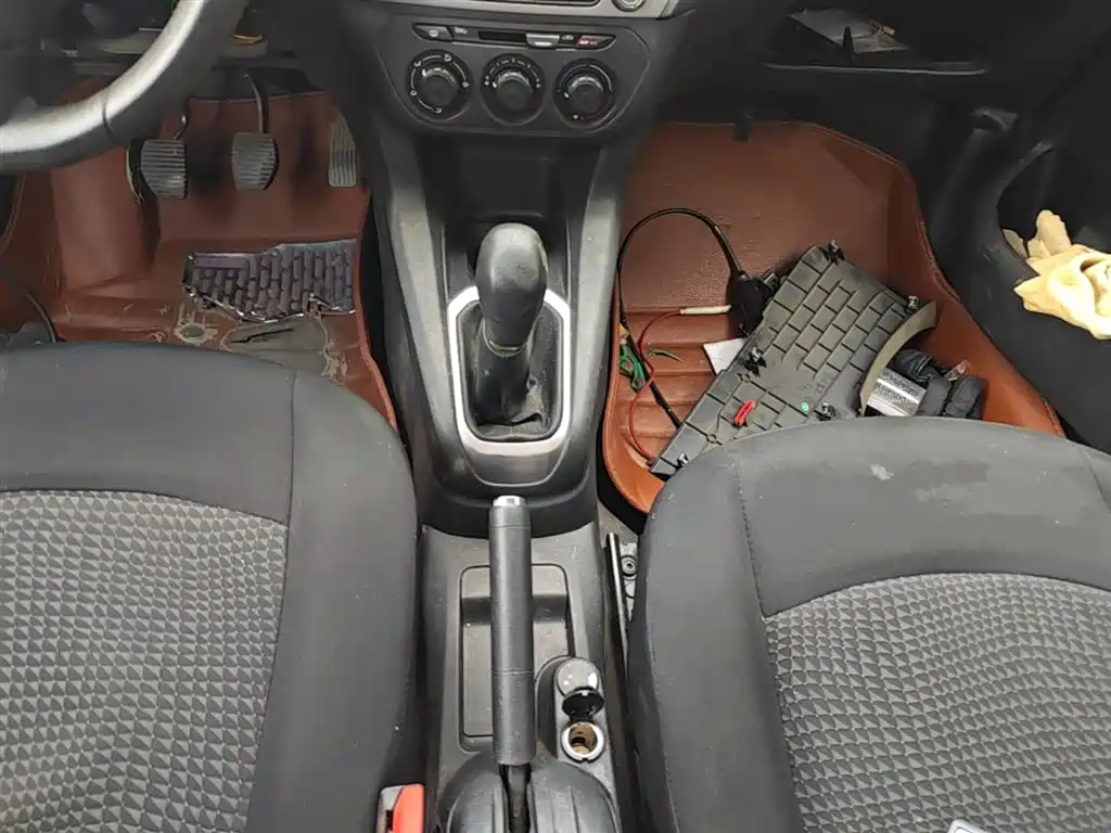 Peugeot 301