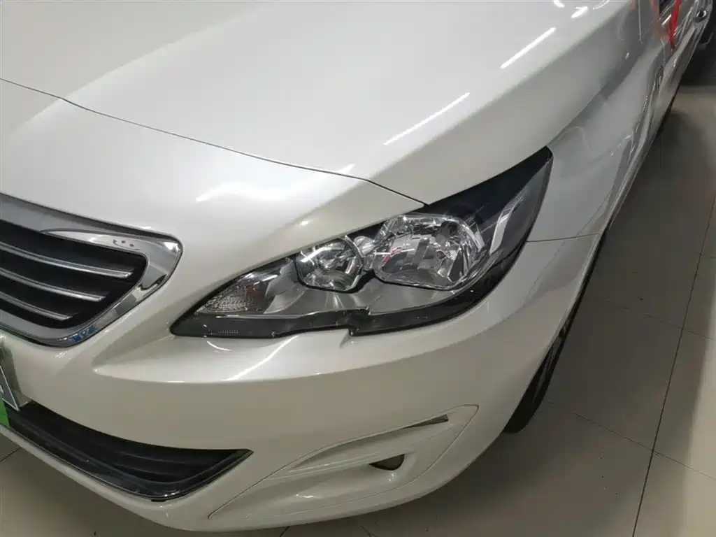 Peugeot 408