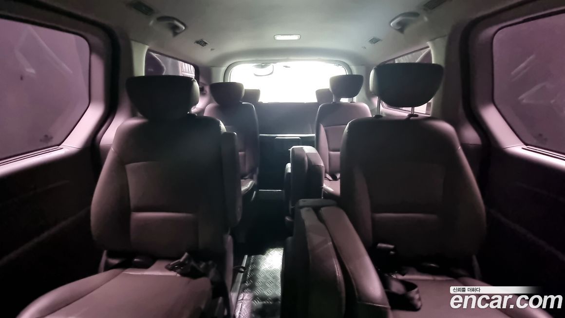 Hyundai Starex