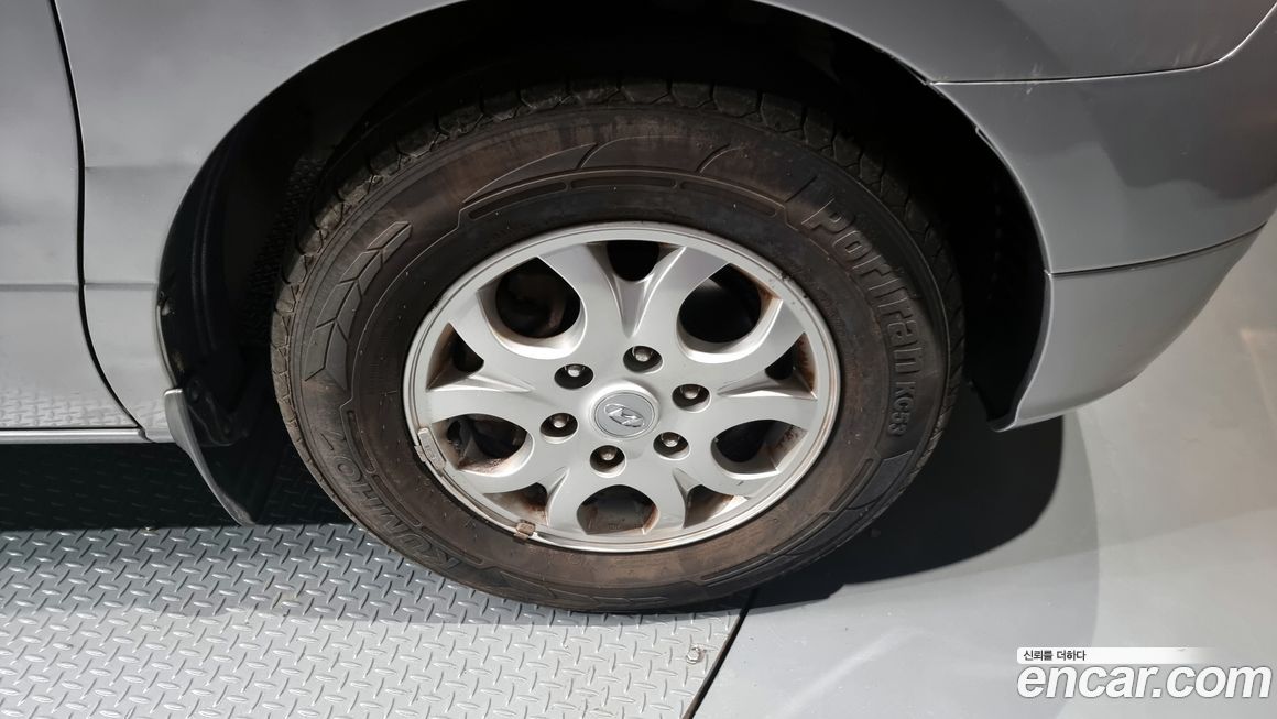 Hyundai Starex