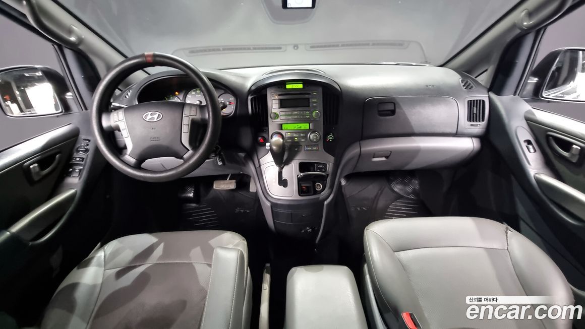 Hyundai Starex
