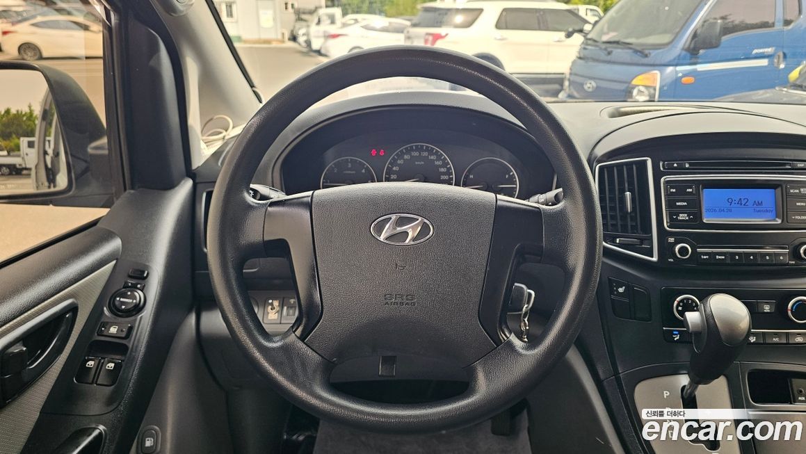 Hyundai Starex