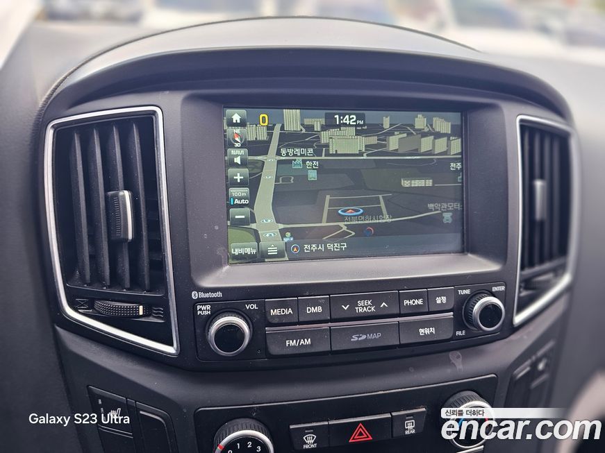 Hyundai Starex