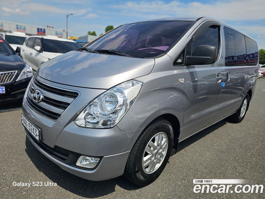 Hyundai Starex