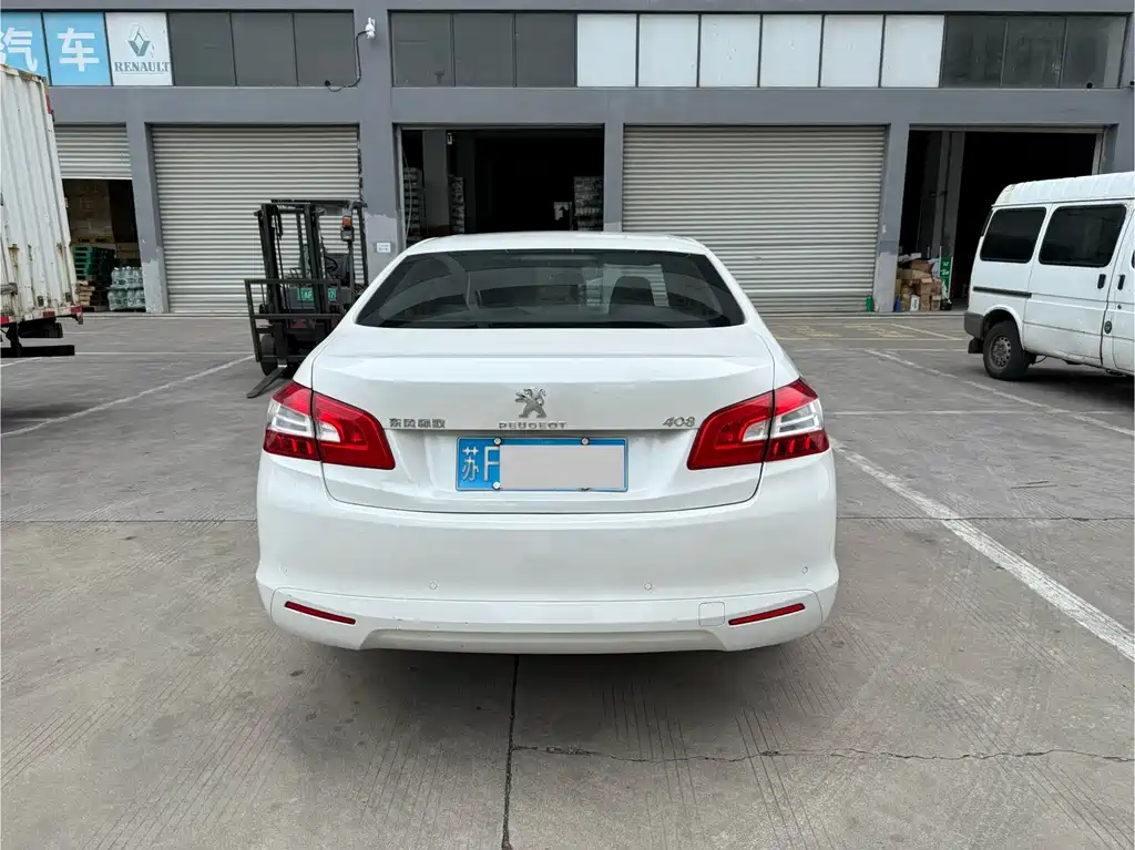 Peugeot 408