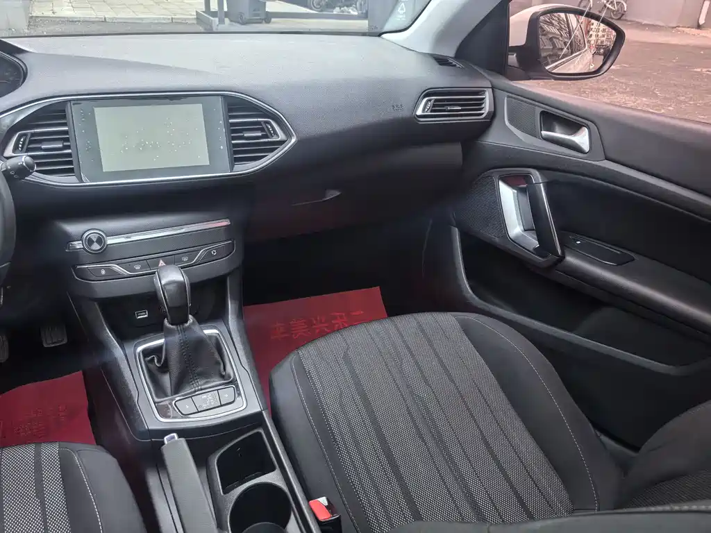 Peugeot 308S