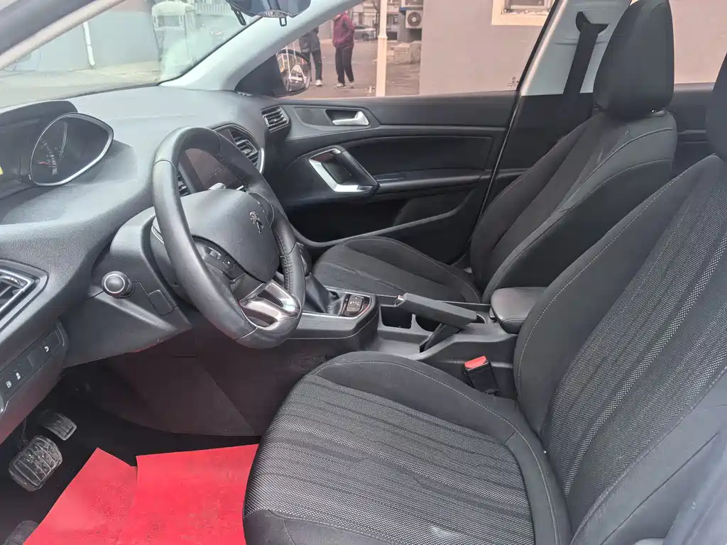 Peugeot 308S