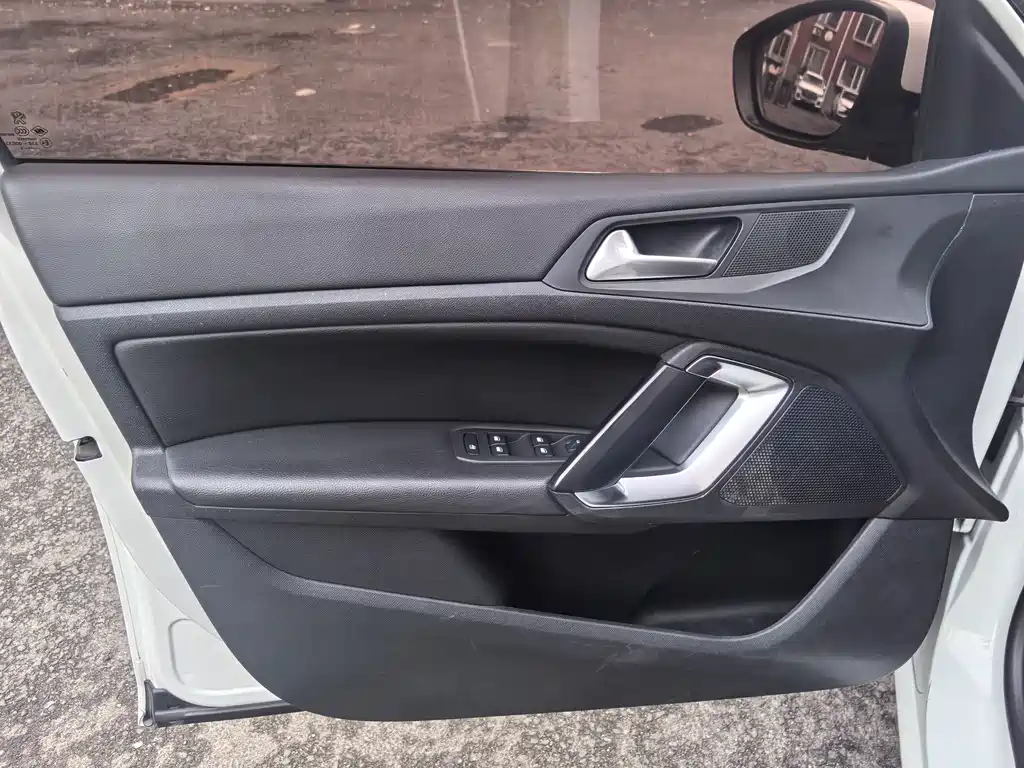 Peugeot 308S
