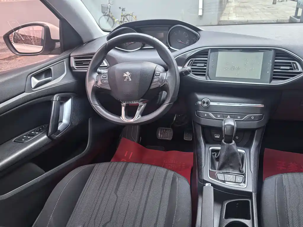 Peugeot 308S