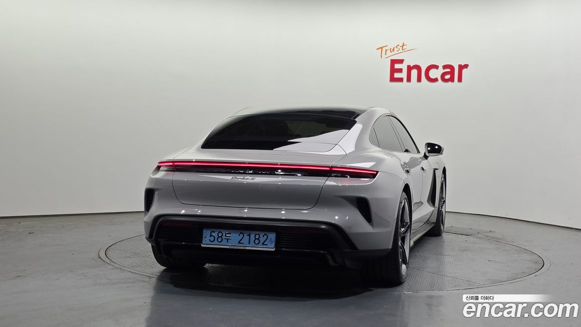 Porsche Taycan