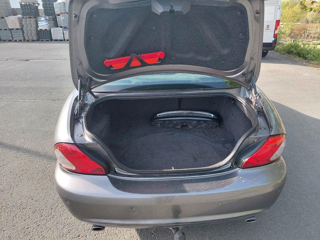 Jaguar X-Type