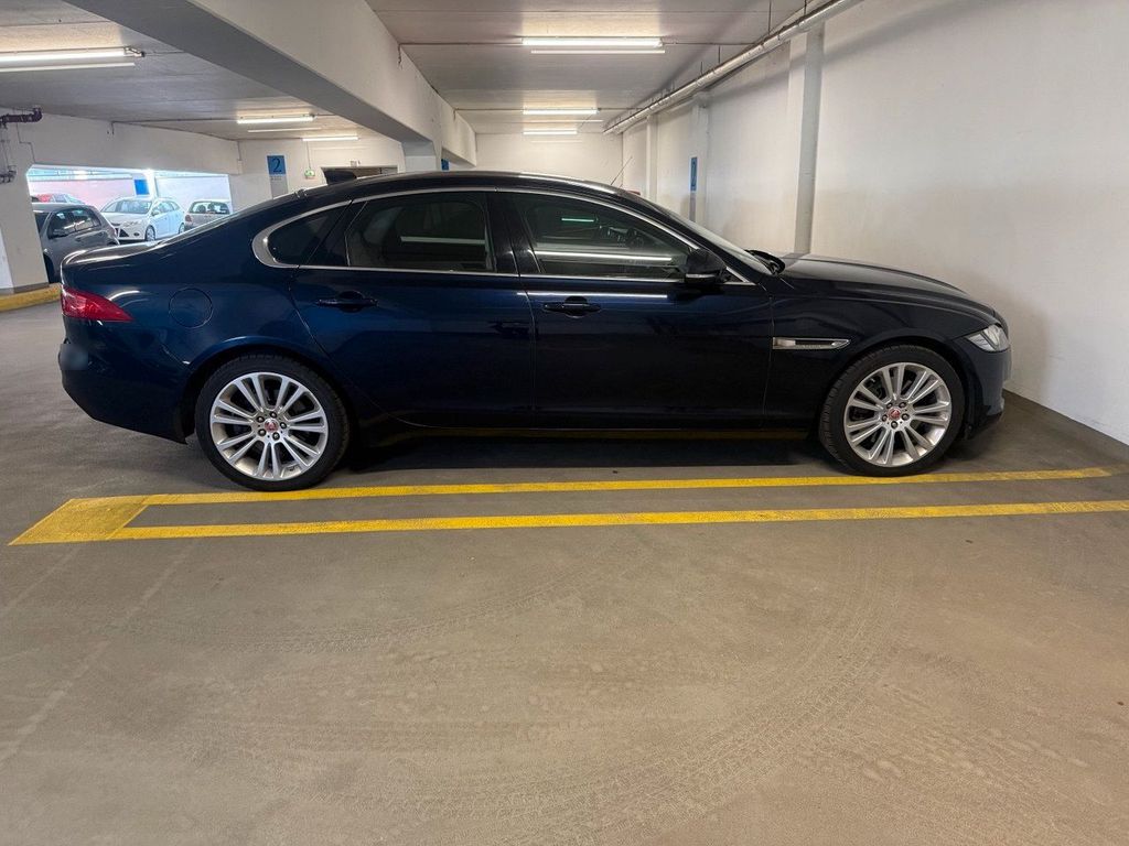 Jaguar XF