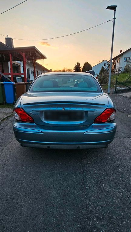 Jaguar X-Type